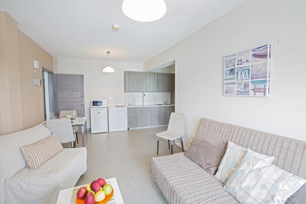 Merab Napa Suites Ayia Napa Exterior foto